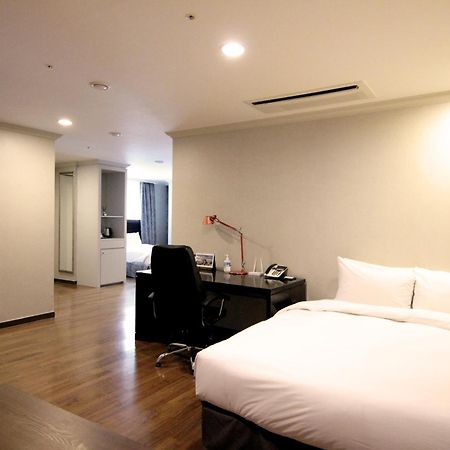 Ramada Hotel&Suites Seoul Namdaemun Exterior foto