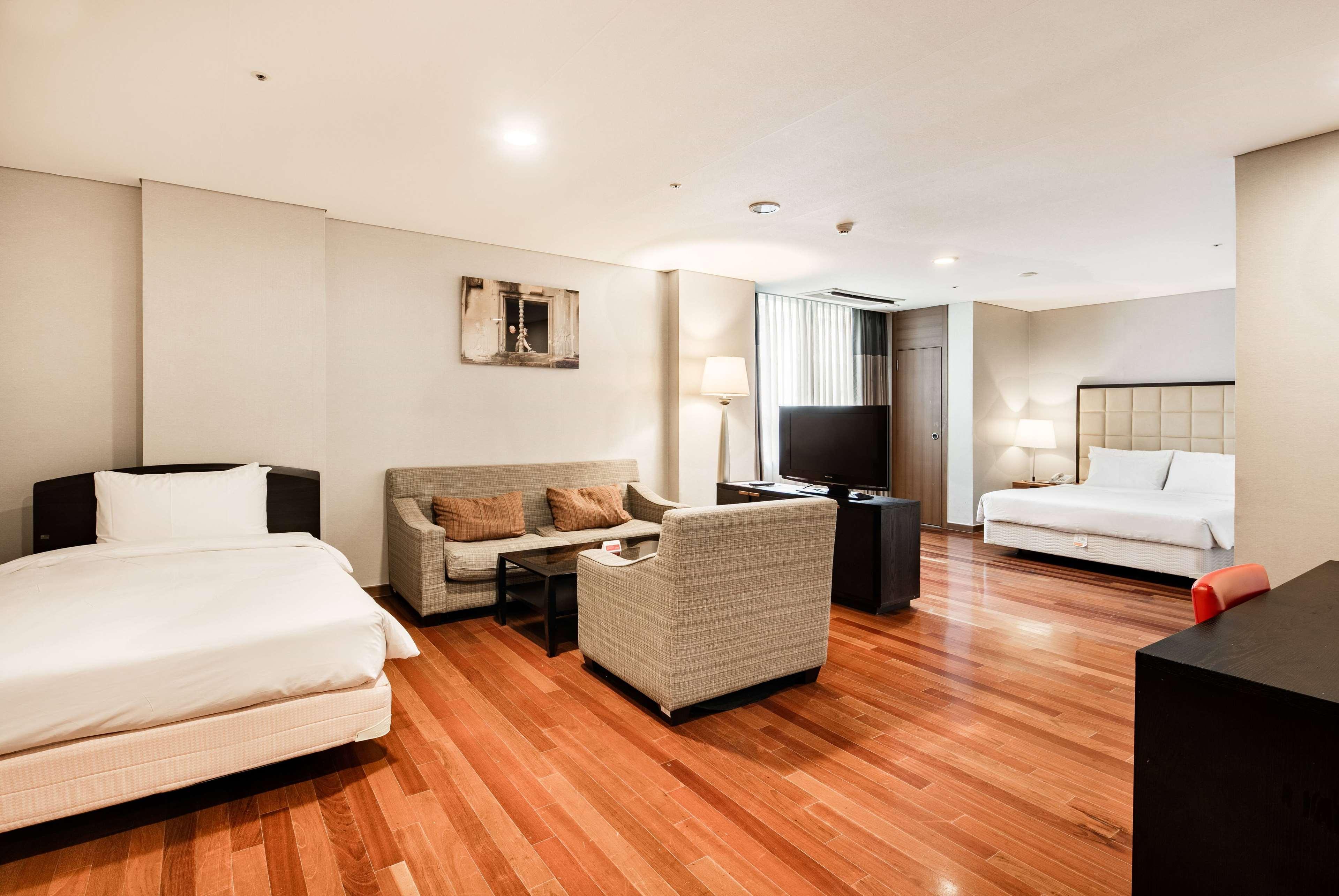 Ramada Hotel&Suites Seoul Namdaemun Exterior foto