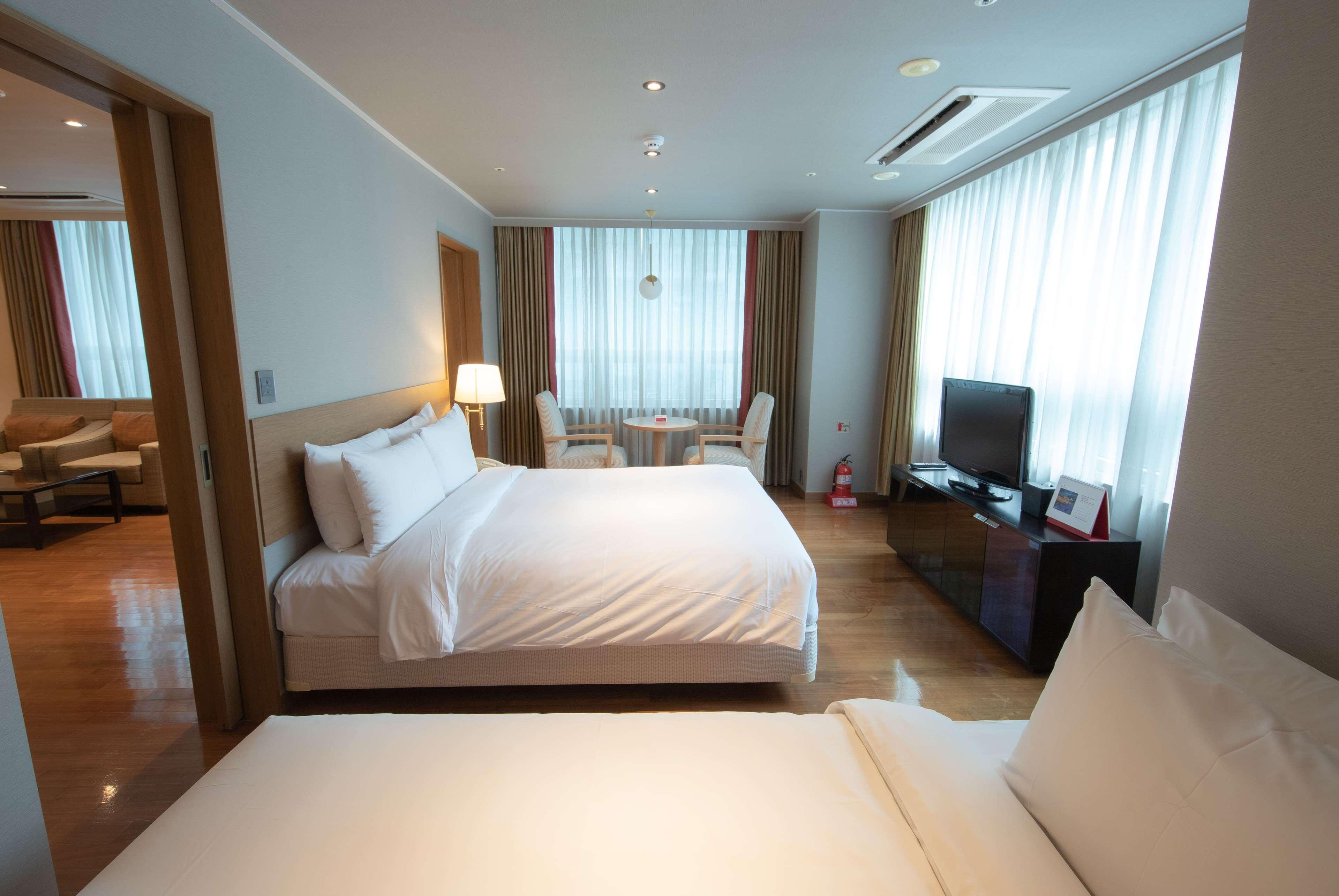 Ramada Hotel&Suites Seoul Namdaemun Exterior foto