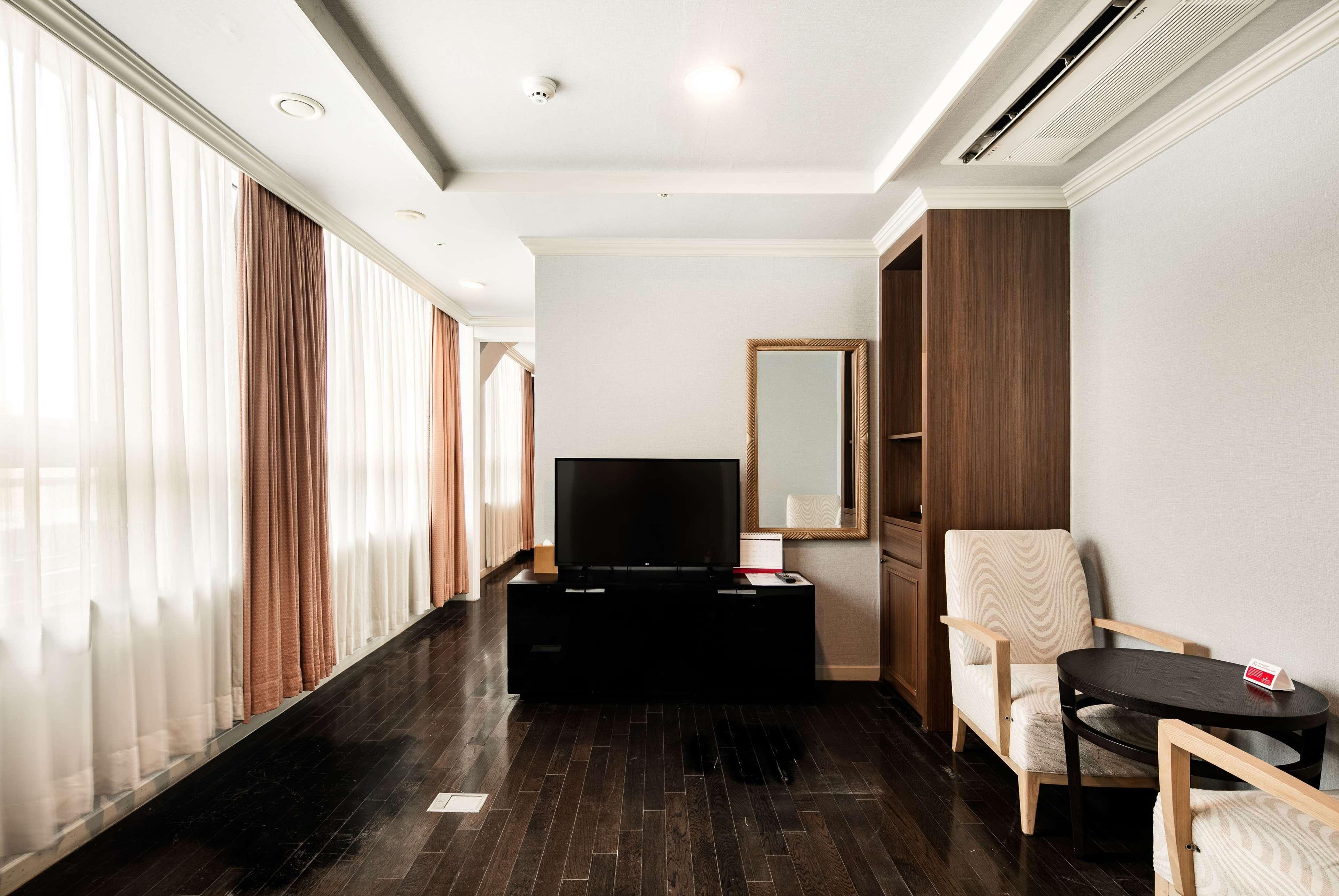 Ramada Hotel&Suites Seoul Namdaemun Exterior foto